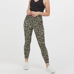SPANX Booty Boost Active 7/8 Leggings "Brushed Collage" Camo Print XS